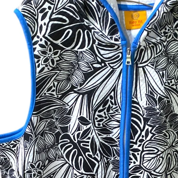 Ruby Rd. Hooded Vest - Picture 4 of 16